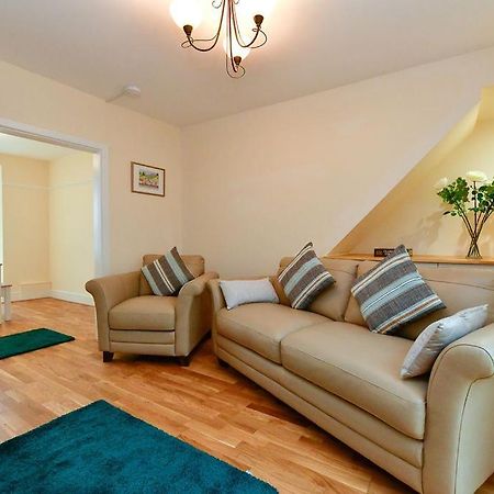 Just Stay Wales - Castle Square Cottage, Mumbles Экстерьер фото