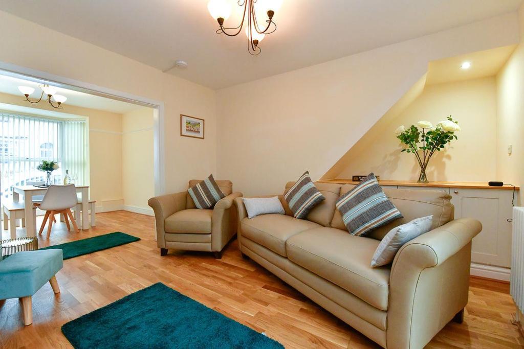 Just Stay Wales - Castle Square Cottage, Mumbles Экстерьер фото
