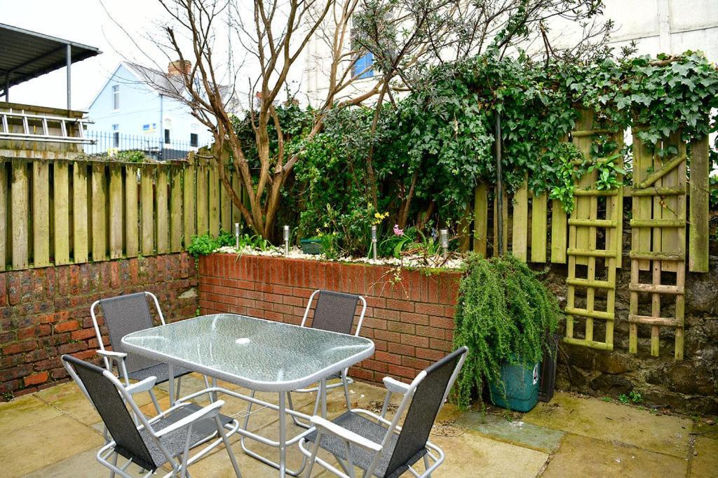 Just Stay Wales - Castle Square Cottage, Mumbles Экстерьер фото
